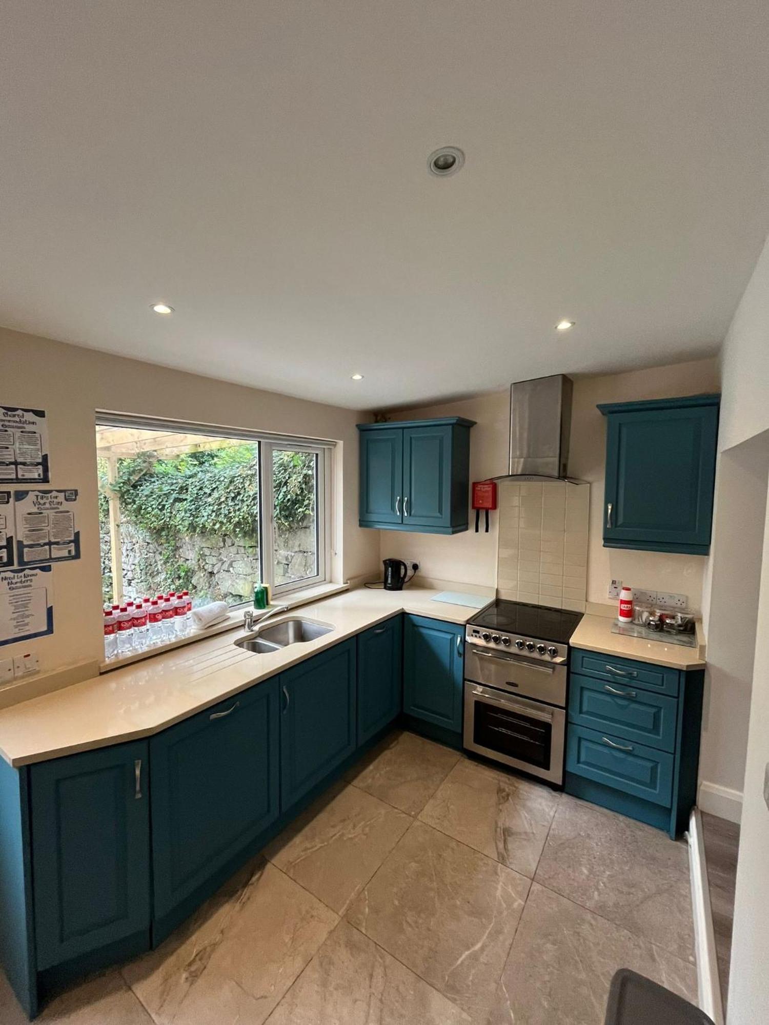 6 Eyre Square Lane * Galway